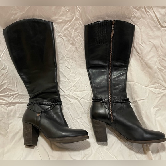 UGG Black Tall Heeled Boots - Picture 14 of 14